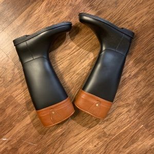 Black and brown rain boots!